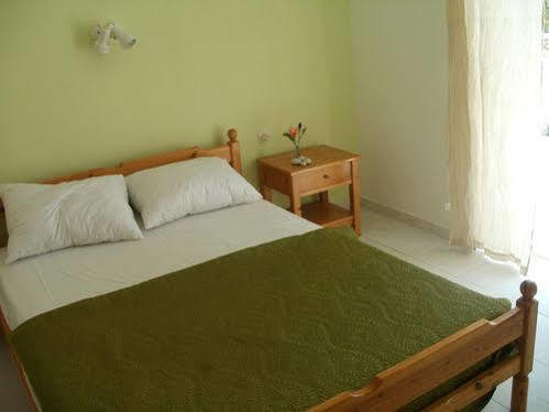 Sea Shell Apartments Pirgos Psilonerou ภายนอก รูปภาพ